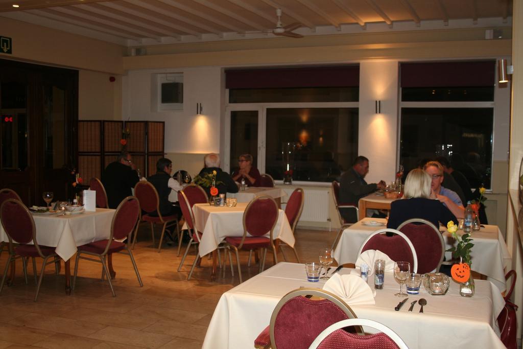 Hotel Admiraal Lanaken Ngoại thất bức ảnh