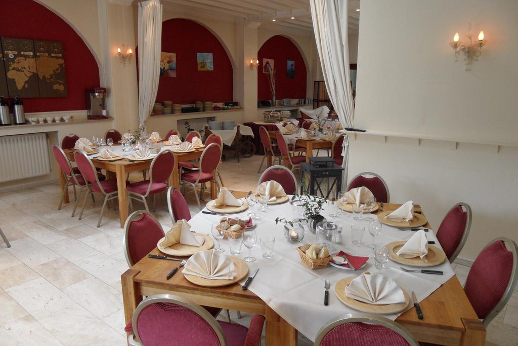 Hotel Admiraal Lanaken Ngoại thất bức ảnh