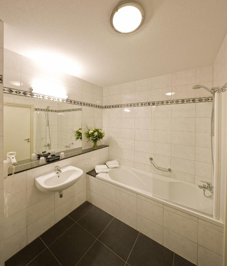 Hotel Admiraal Lanaken Phòng bức ảnh
